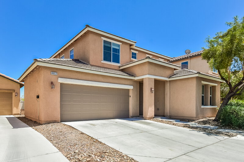 0/Mo, 8052 Severn Valley St Las Vegas, NV 89139 Front View