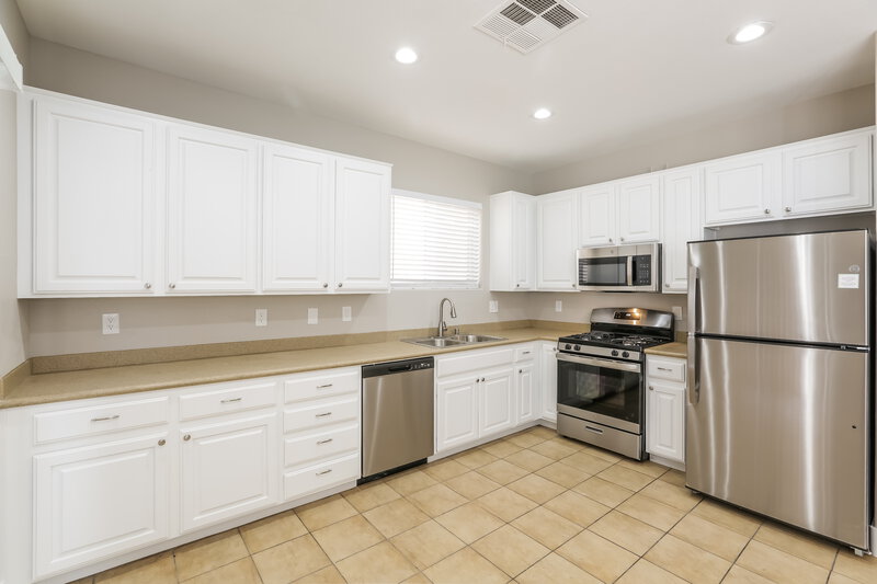 2,635/Mo, 8052 Severn Valley St Las Vegas, NV 89139 Kitchen View