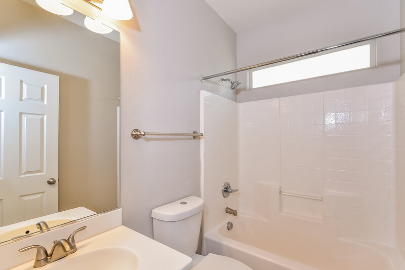 0/Mo, 8052 Severn Valley St Las Vegas, NV 89139 Bathroom View 2