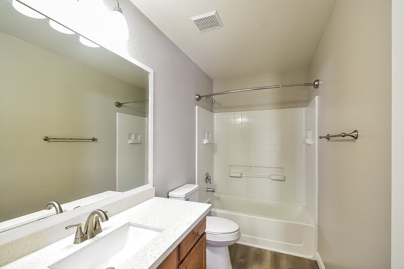 1,925/Mo, 9322 Winfrey Ave Las Vegas, NV 89148 Bathroom View