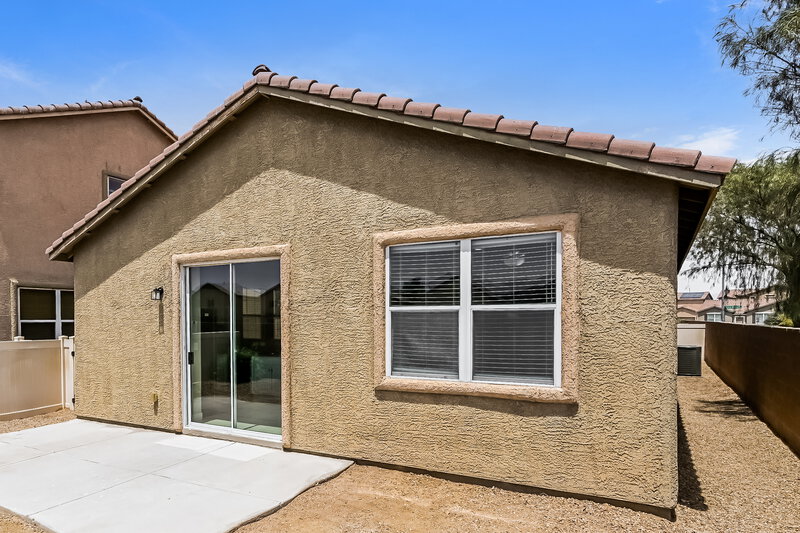 2,690/Mo, 6725 Brick House Ave Las Vegas, NV 89122 Rear View