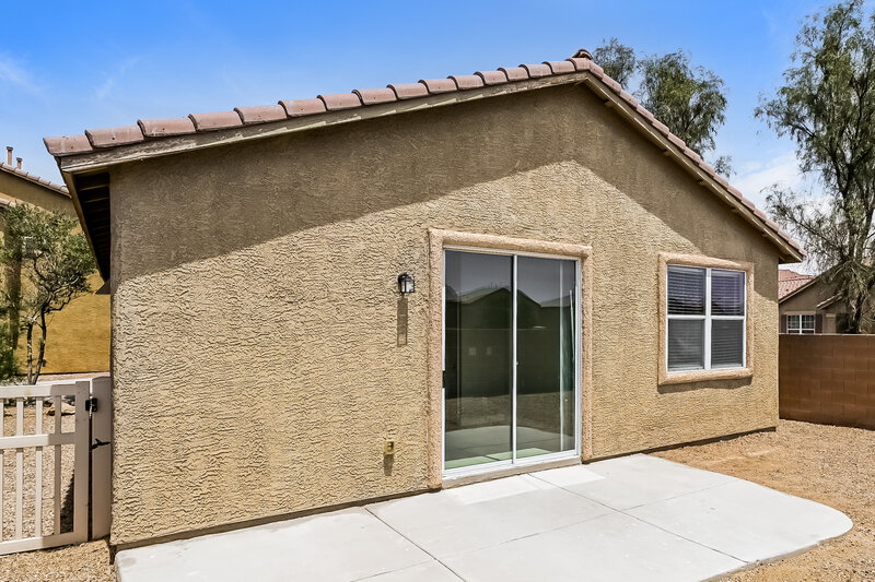 2,690/Mo, 6725 Brick House Ave Las Vegas, NV 89122 Rear View 2