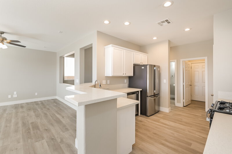 2,360/Mo, 10673 Mann St Las Vegas, NV 89141 Kitchen View