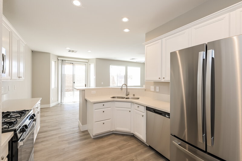 2,360/Mo, 10673 Mann St Las Vegas, NV 89141 Kitchen View 2