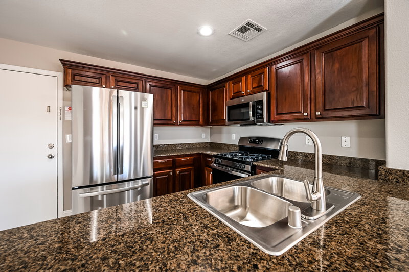 2,255/Mo, 4928 Tioga Pass Ave Las Vegas, NV 89139 Kitchen View