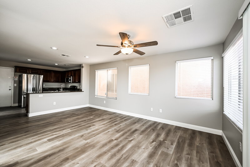 2,255/Mo, 4928 Tioga Pass Ave Las Vegas, NV 89139 Family Room View 2