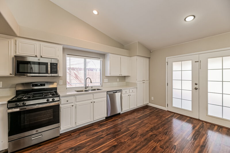 2,130/Mo, 828 Dulce Fountain Way Henderson, NV 89015 Kitchen View 2