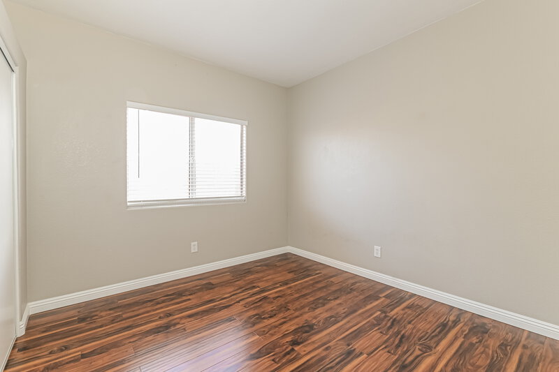 2,130/Mo, 828 Dulce Fountain Way Henderson, NV 89015 Bedroom View 2