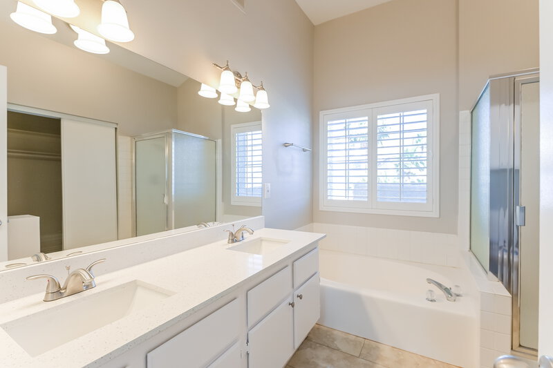 3,290/Mo, 2509 Kilmaron Cir Henderson, NV 89014 Main Bathroom View