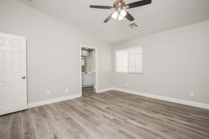 2,205/Mo, 5468 Mercantile St Las Vegas, NV 89118 Main Bedroom View