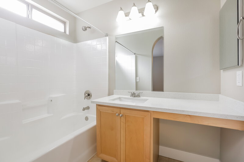 2,015/Mo, 6748 Broadacres Ranch St Las Vegas, NV 89148 Main Bathroom View