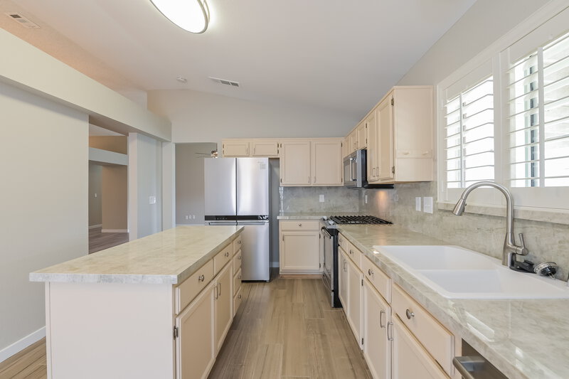 3,620/Mo, 360 Dooley Dr Henderson, NV 89015 Kitchen View 2