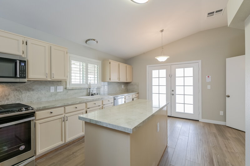 3,620/Mo, 360 Dooley Dr Henderson, NV 89015 Kitchen View 3