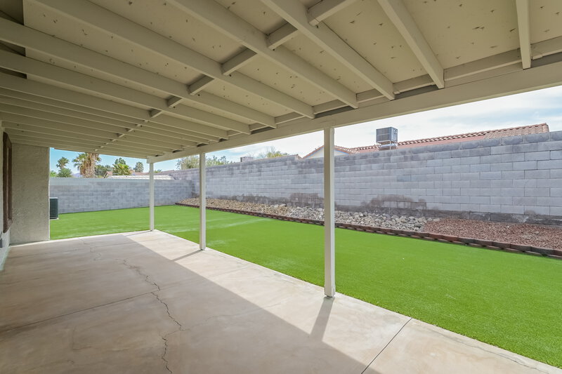 3,620/Mo, 360 Dooley Dr Henderson, NV 89015 Covered Porch View