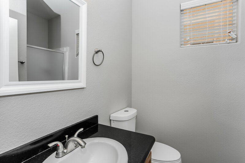 2,400/Mo, 3568 Meridale Dr Las Vegas, NV 89147 Bathroom View 2