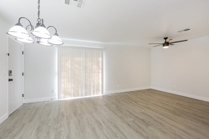 1,755/Mo, 5115 Souvenir Ln Las Vegas, NV 89118 Dining Room View