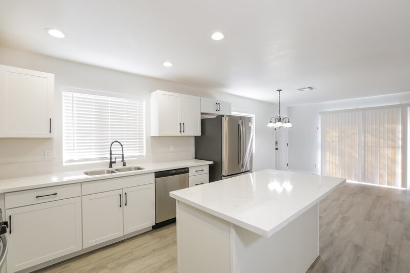 1,755/Mo, 5115 Souvenir Ln Las Vegas, NV 89118 Kitchen View 2