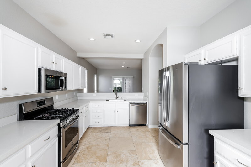 2,245/Mo, 10413 Gunpowder Falls St Las Vegas, NV 89183 Kitchen View