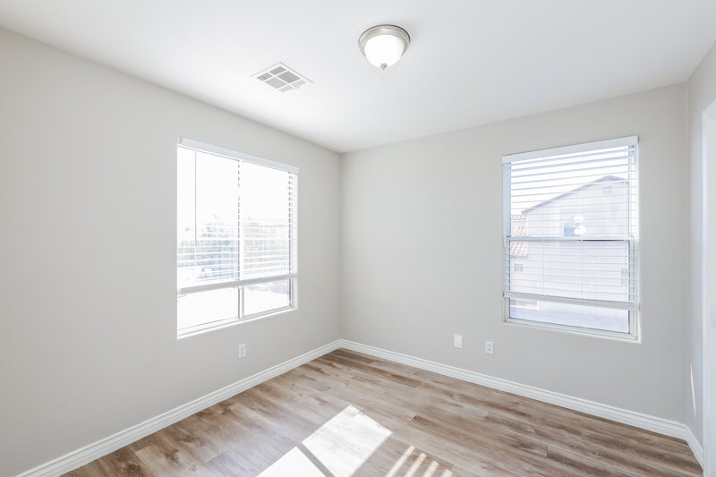 2,245/Mo, 10413 Gunpowder Falls St Las Vegas, NV 89183 Bedroom View 2