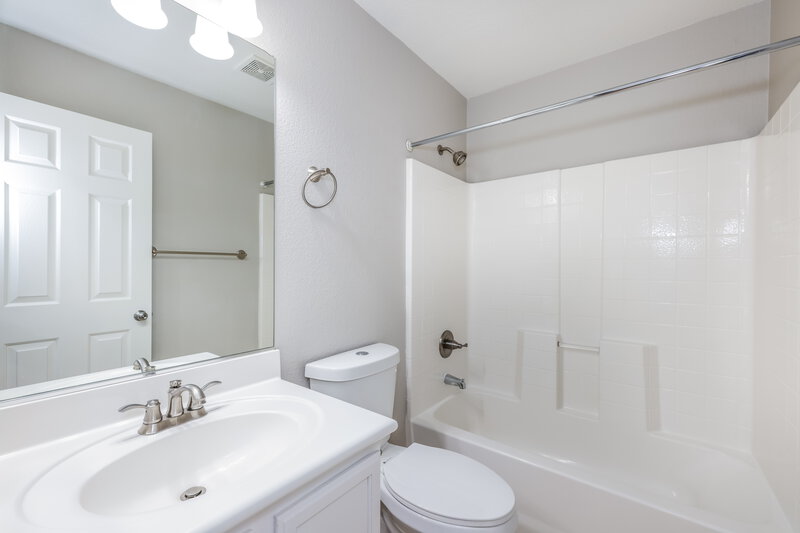 2,245/Mo, 10413 Gunpowder Falls St Las Vegas, NV 89183 Bathroom View