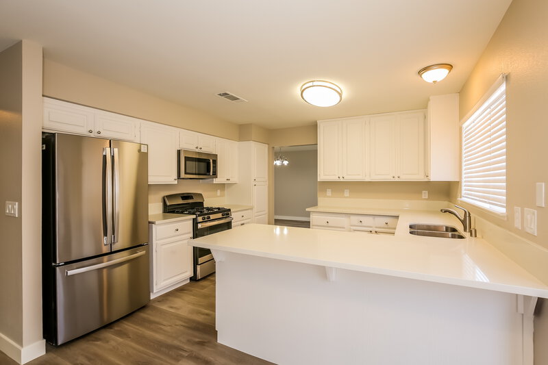 2,470/Mo, 5616 Red Bluff Dr Las Vegas, NV 89130 Kitchen View