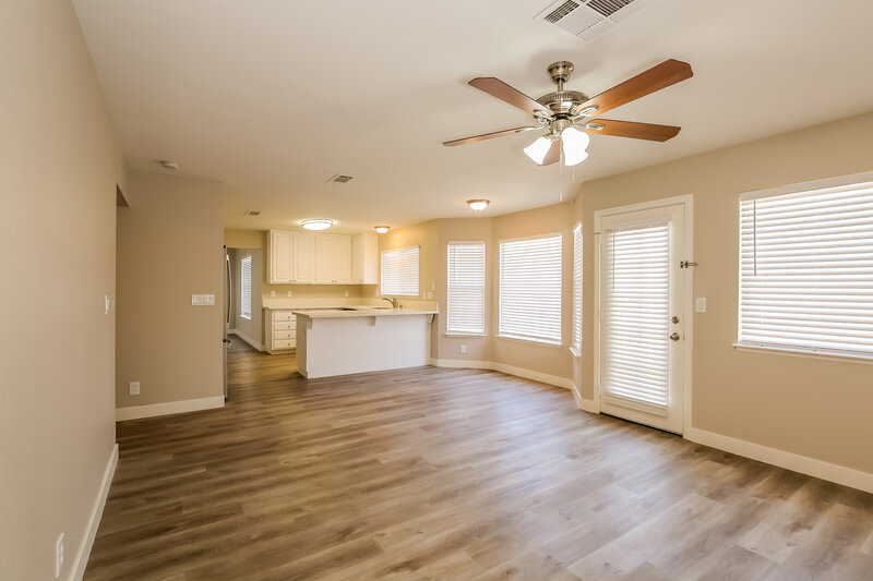 2,470/Mo, 5616 Red Bluff Dr Las Vegas, NV 89130 Family Room View 2