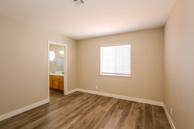 2,470/Mo, 5616 Red Bluff Dr Las Vegas, NV 89130 Bedroom View 2