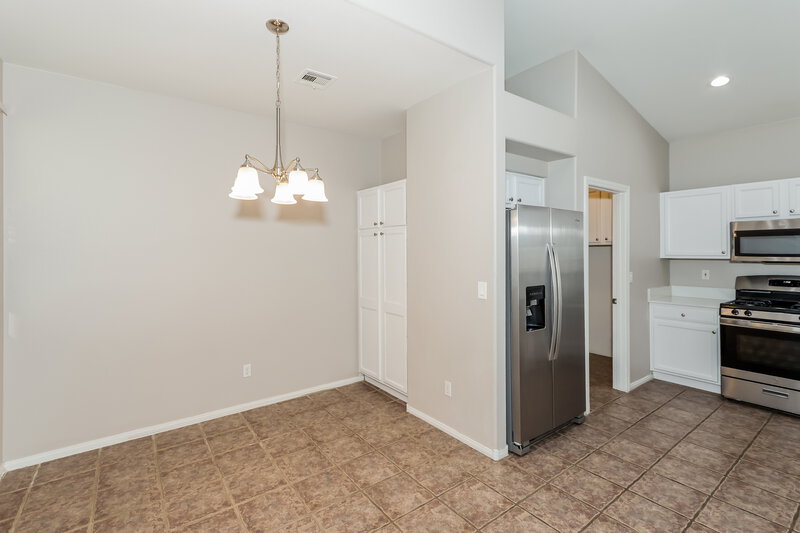 2,095/Mo, 71 Saint Johns Wood Ave Henderson, NV 89002 Dining Room View