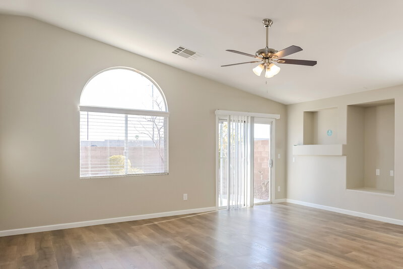 2,270/Mo, 330 Island Reef Ave Henderson, NV 89012 Living Room View 2