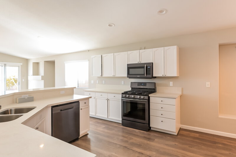2,270/Mo, 330 Island Reef Ave Henderson, NV 89012 Kitchen View 3