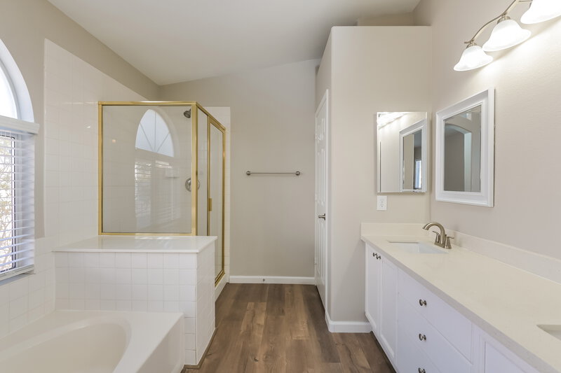 2,270/Mo, 330 Island Reef Ave Henderson, NV 89012 Main Bathroom View 2