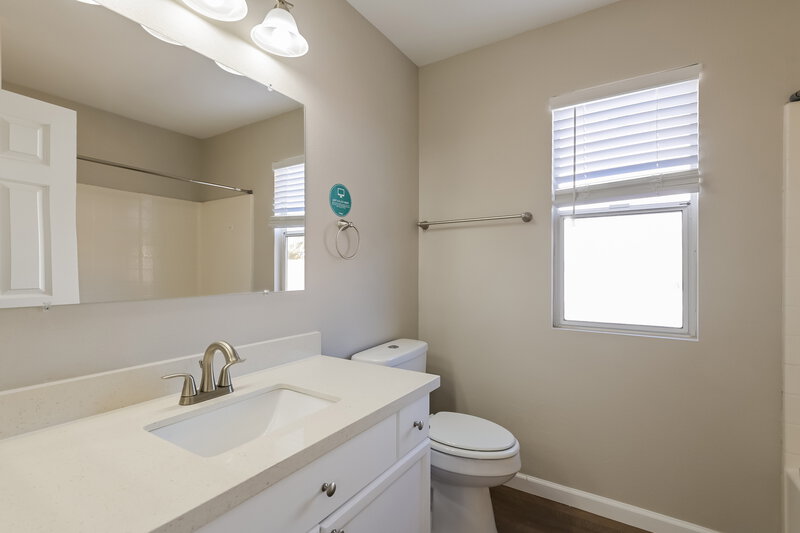 2,270/Mo, 330 Island Reef Ave Henderson, NV 89012 Bathroom View