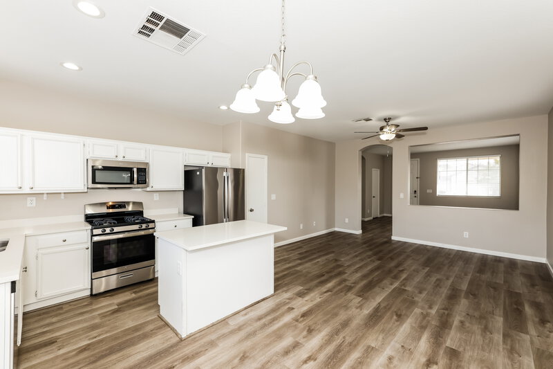 1,960/Mo, 9782 Vista Crest Ave Las Vegas, NV 89148 Dining Room View 2