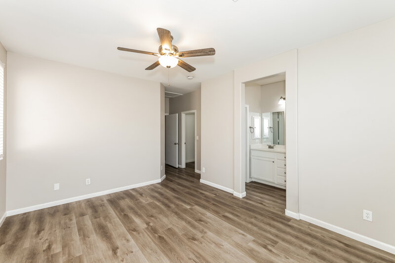 1,960/Mo, 9782 Vista Crest Ave Las Vegas, NV 89148 Main Bedroom View 2