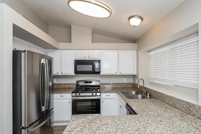 2,100/Mo, 1338 Operetta Way Las Vegas, NV 89119 Kitchen View