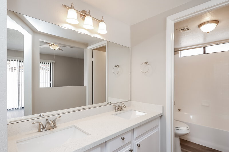 2,100/Mo, 1338 Operetta Way Las Vegas, NV 89119 Main Bathroom View