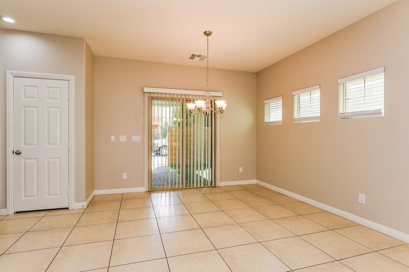 2,325/Mo, 9519 Vega Carpio Ave Las Vegas, NV 89178 Dining Room View