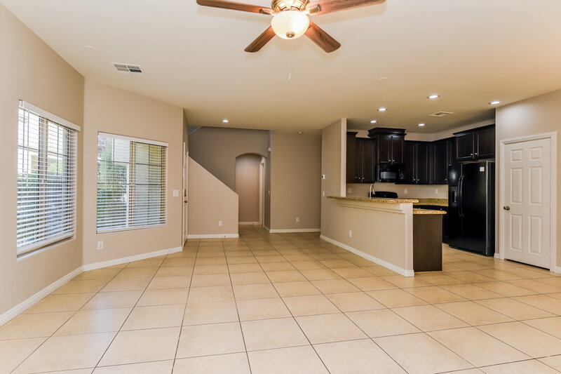 2,325/Mo, 9519 Vega Carpio Ave Las Vegas, NV 89178 Dining Room View 2