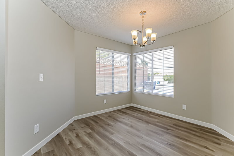 2,120/Mo, 439 Viewmont Dr Henderson, NV 89015 Dining Room View