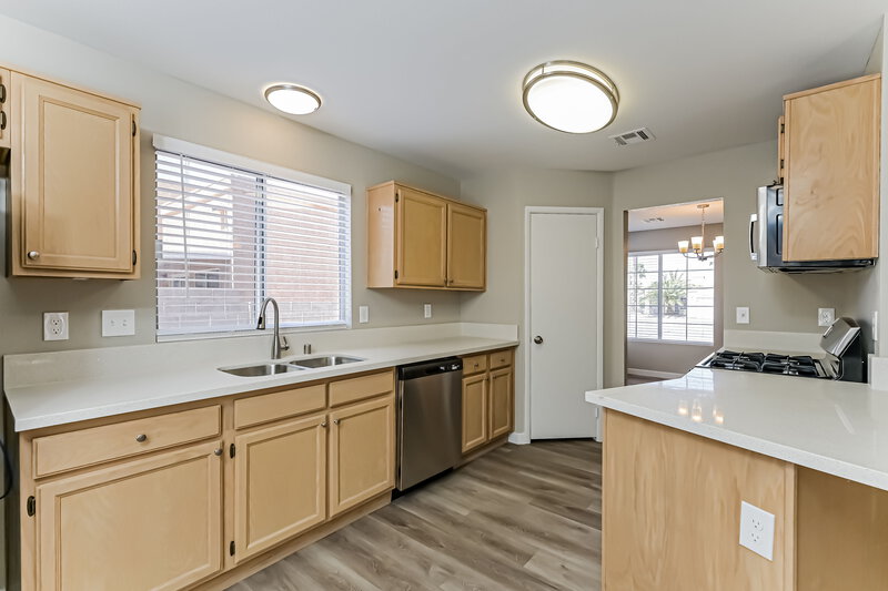 2,120/Mo, 439 Viewmont Dr Henderson, NV 89015 Kitchen View