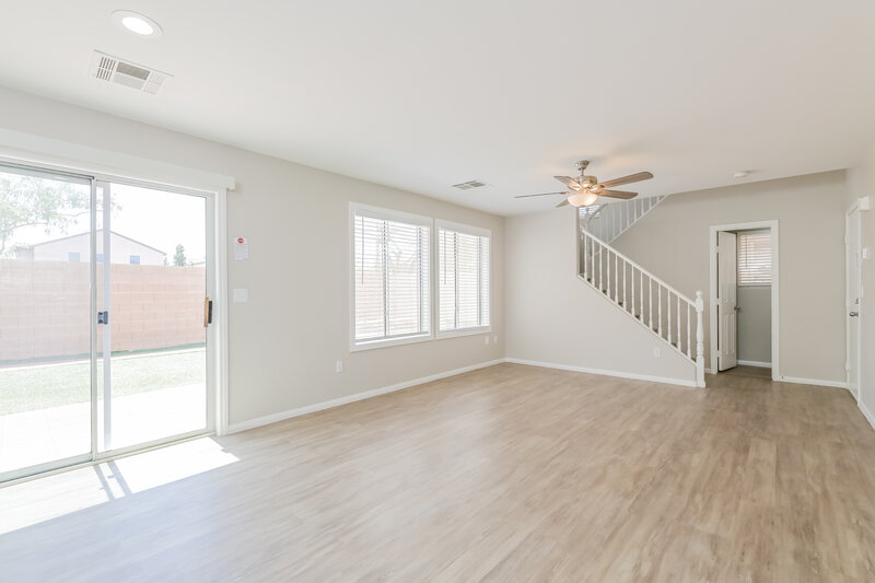 2,310/Mo, 5007 Pine Mountain Ave Las Vegas, NV 89139 Living Room View