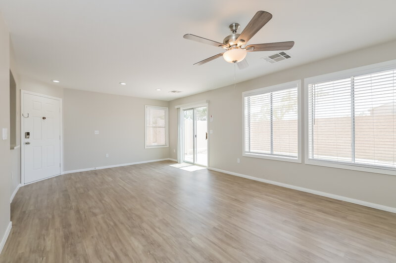 2,310/Mo, 5007 Pine Mountain Ave Las Vegas, NV 89139 Living Room View 2