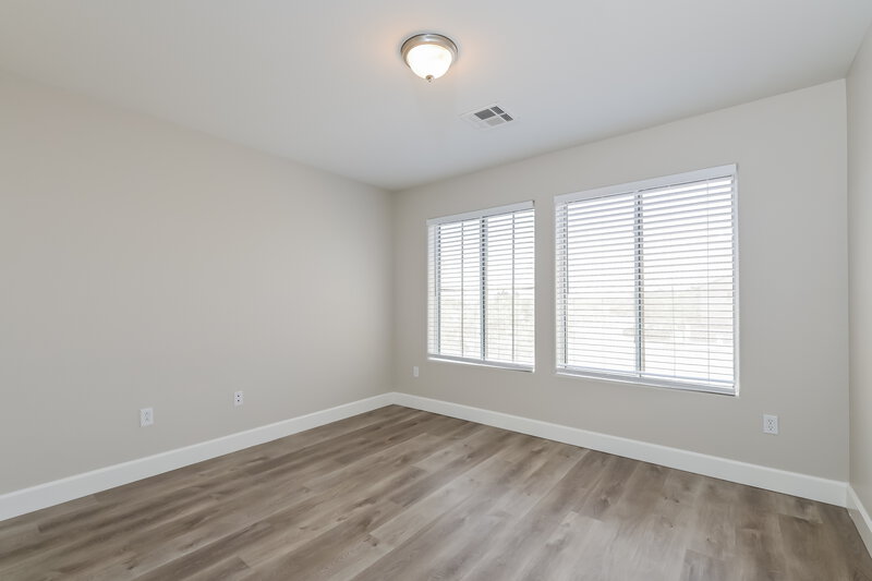2,310/Mo, 5007 Pine Mountain Ave Las Vegas, NV 89139 Bedroom View