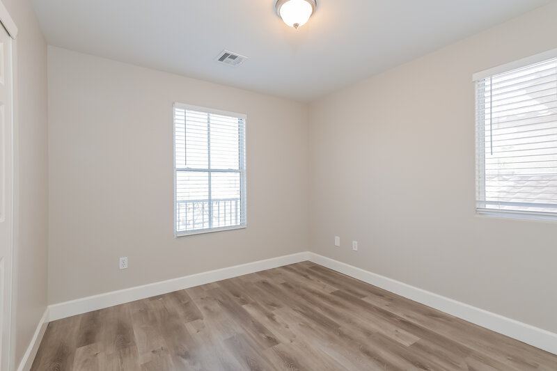 2,310/Mo, 5007 Pine Mountain Ave Las Vegas, NV 89139 Bedroom View 3