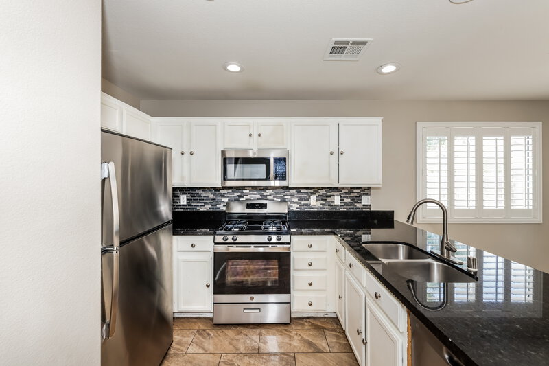 2,090/Mo, 9327 Pyrope Ct Las Vegas, NV 89148 Kitchen View