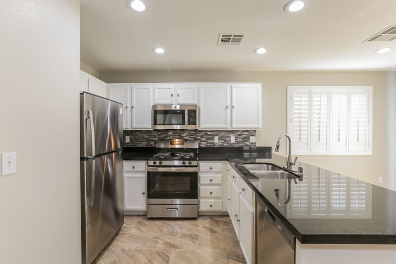 3,030/Mo, 9327 Pyrope Ct Las Vegas, NV 89148 Kitchen View 2
