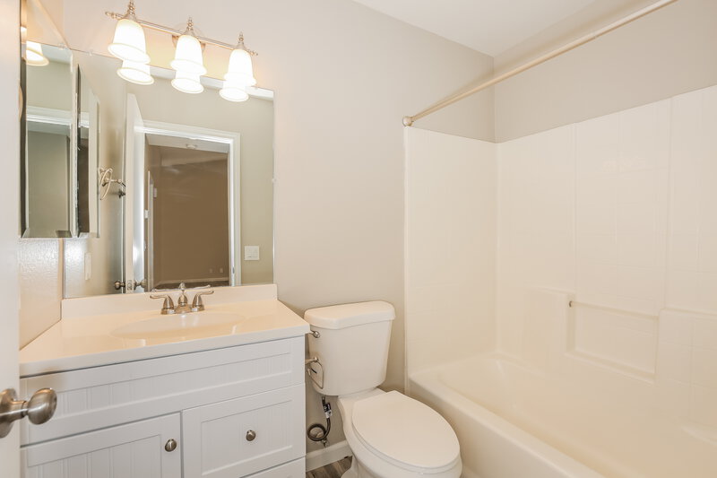 2,070/Mo, 5001 Chambliss Dr Las Vegas, NV 89130 Bathroom View