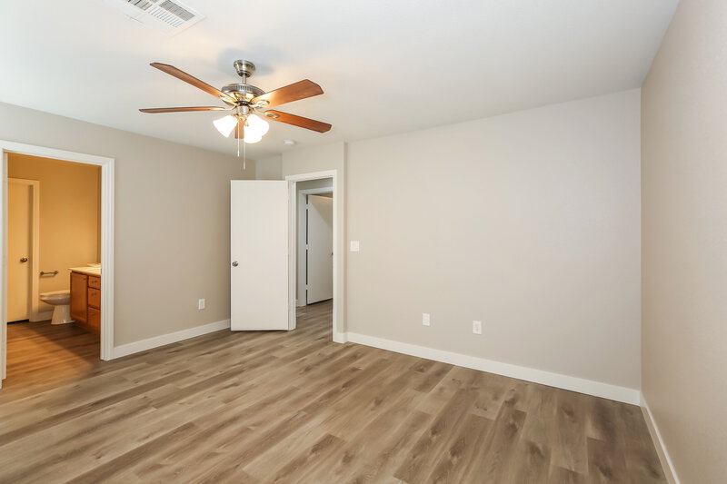 1,975/Mo, 413 Big Cliff Ave North Las Vegas, NV 89031 Main Bedroom View 2