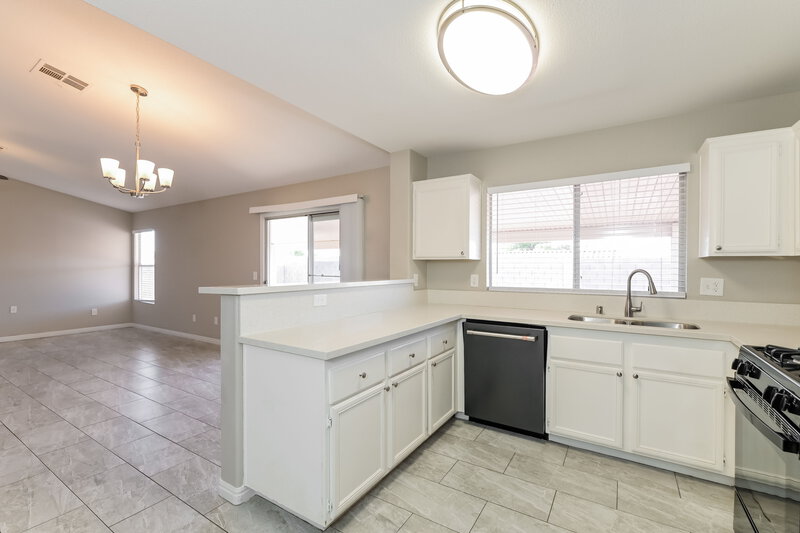 3,110/Mo, 1042 Juniper Ridge Ave Henderson, NV 89015 Kitchen View 2