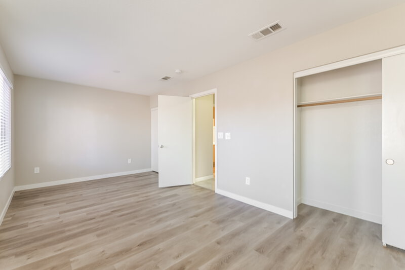 3,110/Mo, 1042 Juniper Ridge Ave Henderson, NV 89015 Bedroom View 2